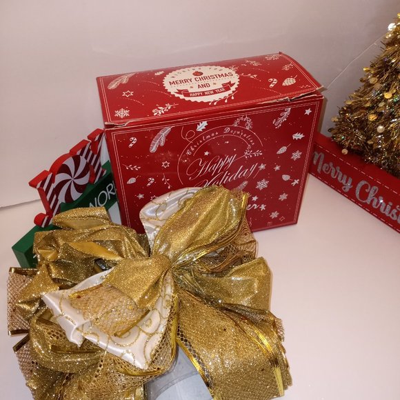 Christmas Tree Topper Bow Ornament with Glitter Satin Mesh Streamer - Picture 8 of 10